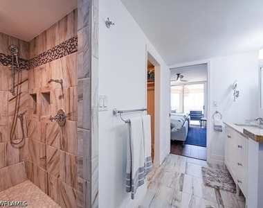 6585 Nicholas Boulevard - Photo Thumbnail 6