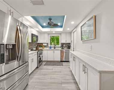 530 108th Avenue N - Photo Thumbnail 6