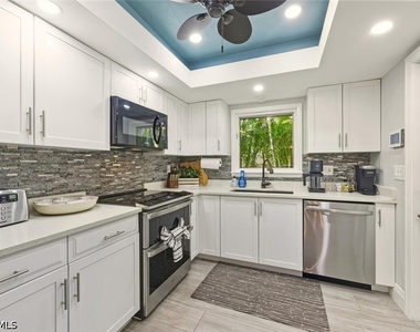 530 108th Avenue N - Photo Thumbnail 7