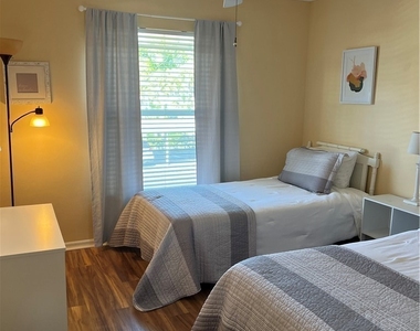 185 Grand Oaks Way - Photo Thumbnail 5