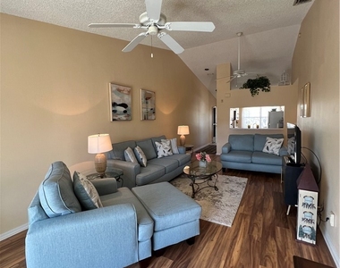 185 Grand Oaks Way - Photo Thumbnail 2