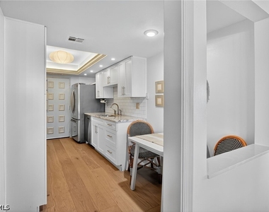 2400 Gulf Shore Boulevard N - Photo Thumbnail 11