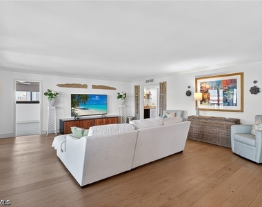 2400 Gulf Shore Boulevard N - Photo Thumbnail 7