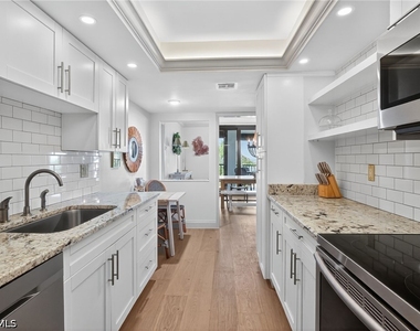 2400 Gulf Shore Boulevard N - Photo Thumbnail 8