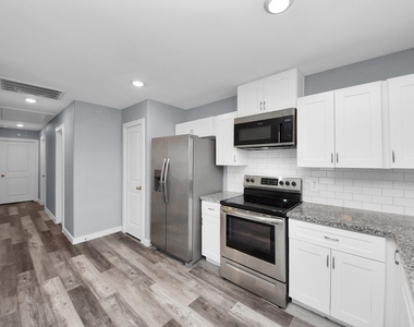 618 Maple Way - Photo Thumbnail 10
