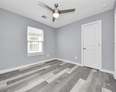 618 Maple Way - Photo Thumbnail 20