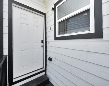 618 Maple Way - Photo Thumbnail 2