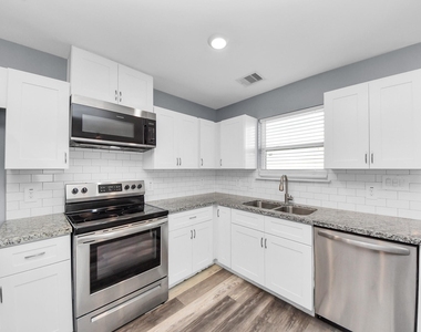 618 Maple Way - Photo Thumbnail 6