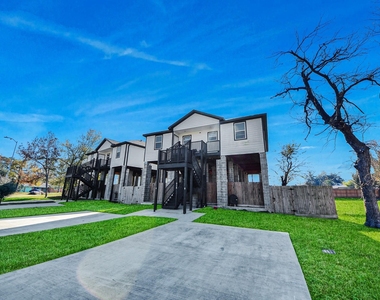 618 Maple Way - Photo Thumbnail 37