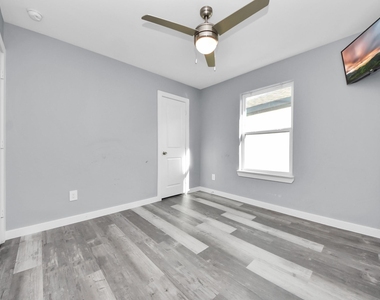 618 Maple Way - Photo Thumbnail 18