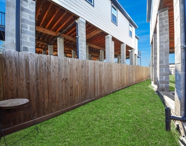 618 Maple Way - Photo Thumbnail 42