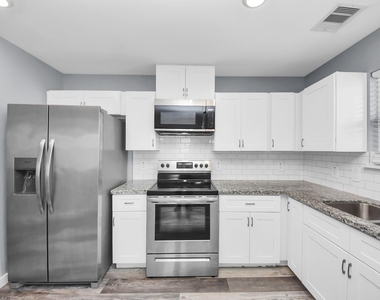 618 Maple Way - Photo Thumbnail 13