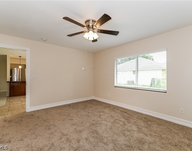 302 Se 3rd Street - Photo Thumbnail 12