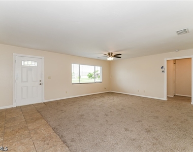 302 Se 3rd Street - Photo Thumbnail 1