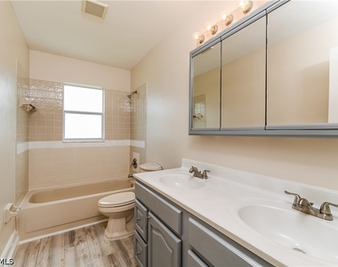 302 Se 3rd Street - Photo Thumbnail 8
