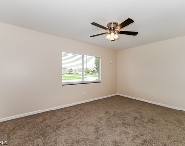 302 Se 3rd Street - Photo Thumbnail 10