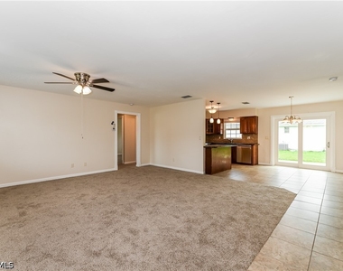 302 Se 3rd Street - Photo Thumbnail 4