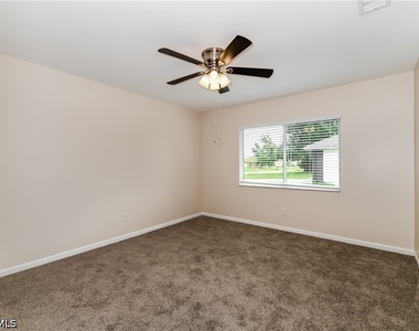 302 Se 3rd Street - Photo Thumbnail 9