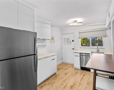 377 Vanderbilt Beach Road - Photo Thumbnail 5