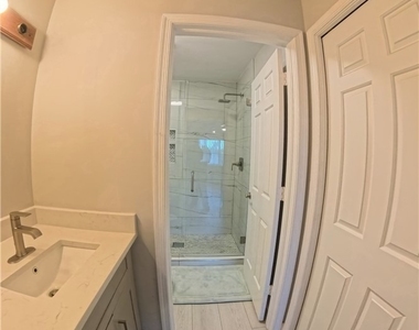 3051 Sandpiper Bay Circle - Photo Thumbnail 10