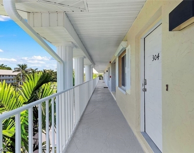 3051 Sandpiper Bay Circle - Photo Thumbnail 11