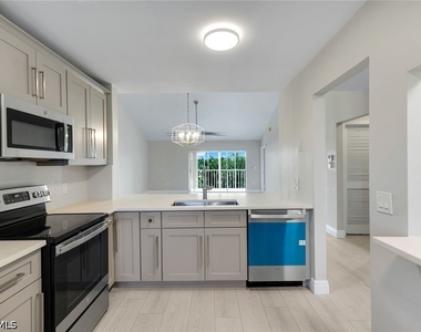 3051 Sandpiper Bay Circle - Photo Thumbnail 18
