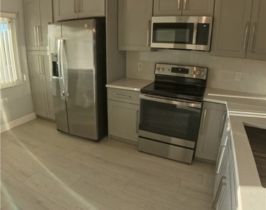 3051 Sandpiper Bay Circle - Photo Thumbnail 19