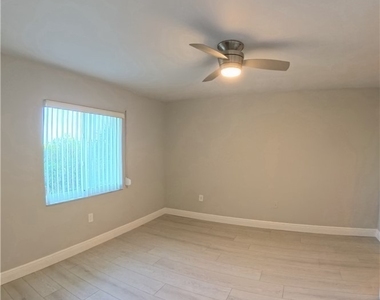 3051 Sandpiper Bay Circle - Photo Thumbnail 12