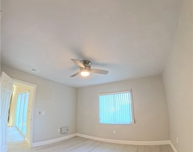 3051 Sandpiper Bay Circle - Photo Thumbnail 11