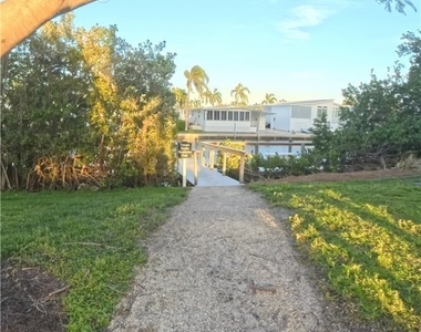 3051 Sandpiper Bay Circle - Photo Thumbnail 24