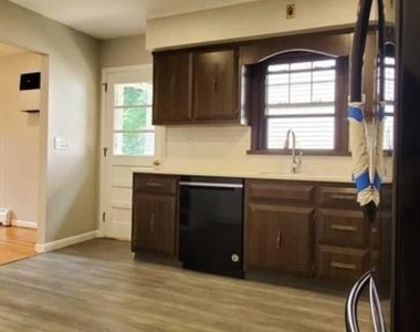 450 Tappan - Photo Thumbnail 6