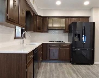 450 Tappan - Photo Thumbnail 4