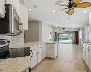 28207 Islet Trail - Photo Thumbnail 10