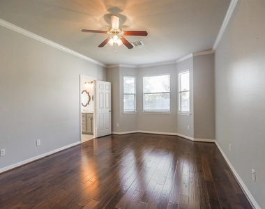 5511 Wild Milberry Drive - Photo Thumbnail 9