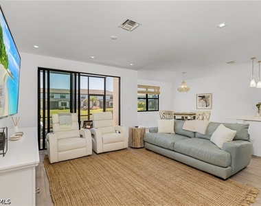 7596 Morgan Way - Photo Thumbnail 3