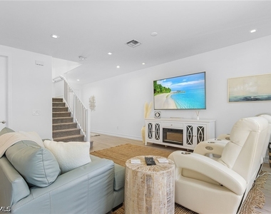 7596 Morgan Way - Photo Thumbnail 7