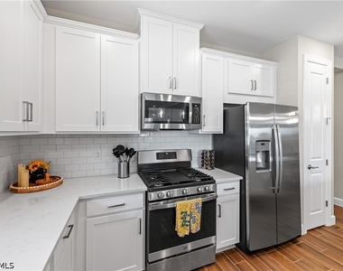 15197 Sacile Street - Photo Thumbnail 9