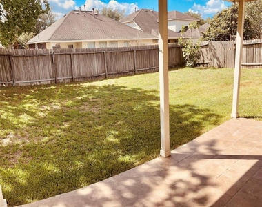 2707 Jade Forest Lane - Photo Thumbnail 4