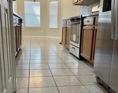 2707 Jade Forest Lane - Photo Thumbnail 2
