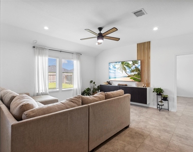 7510 Carson Court - Photo Thumbnail 4