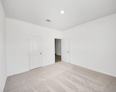 10307 Malta Trace Drive - Photo Thumbnail 16