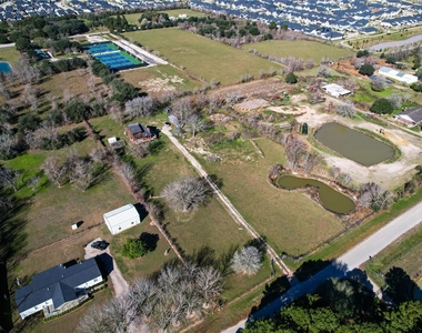 6250 N Mallard Drive - Photo Thumbnail 17