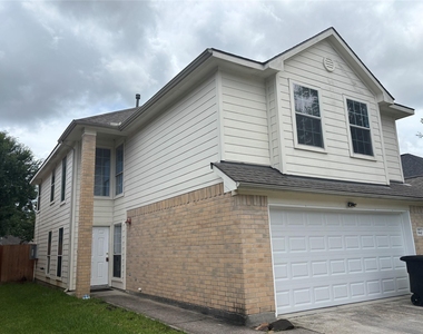 13642 Rural Oak Street - Photo Thumbnail 2