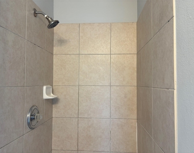 13642 Rural Oak Street - Photo Thumbnail 35