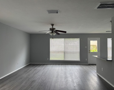 13642 Rural Oak Street - Photo Thumbnail 16