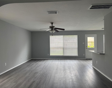 13642 Rural Oak Street - Photo Thumbnail 7