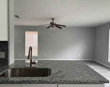 13642 Rural Oak Street - Photo Thumbnail 19