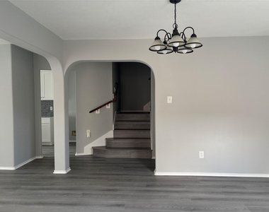 13642 Rural Oak Street - Photo Thumbnail 8