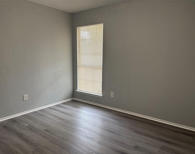 13642 Rural Oak Street - Photo Thumbnail 27