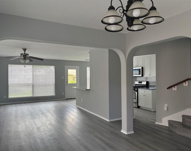 13642 Rural Oak Street - Photo Thumbnail 6